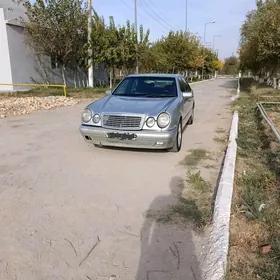 Mercedes-Benz E320 1996