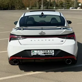 Hyundai Elantra 2022