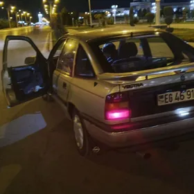 Opel Vectra 1989