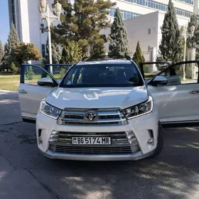 Toyota Highlander 2019