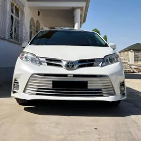 Toyota Sienna 2018