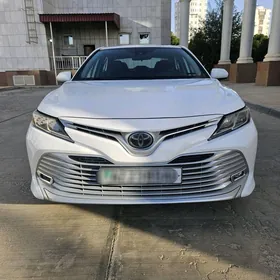 Toyota Camry 2019