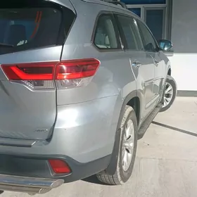 Toyota Highlander 2019