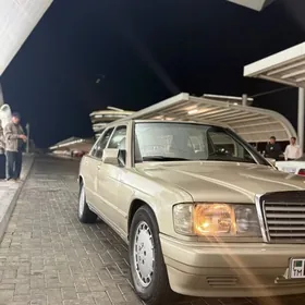 Mercedes-Benz 190E 1987