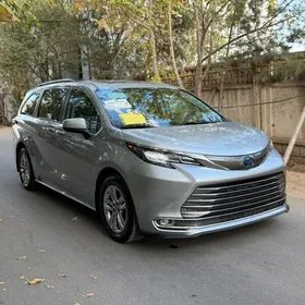 Toyota Sienna 2022