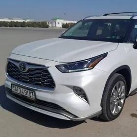 Toyota Highlander 2021