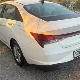 Hyundai Elantra 2021