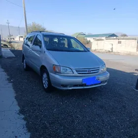 Toyota Sienna 2002