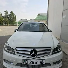 Mercedes-Benz C350 2012