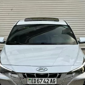 Hyundai Elantra 2021