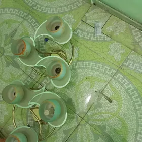 Люстра коне