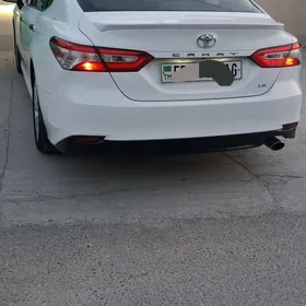 Toyota Camry 2018
