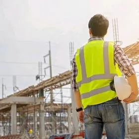 Gurluşyk rabotçiý işgär gerek