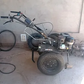 ýer sürýän motoblok