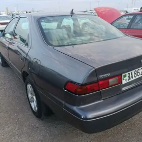 Toyota Camry 1999