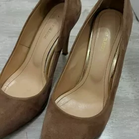 Köwüş hakyky deri