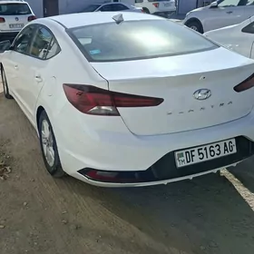 Hyundai Elantra 2018