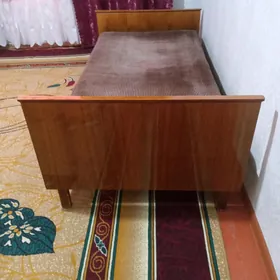 Кровать б/у ,Белоруссии