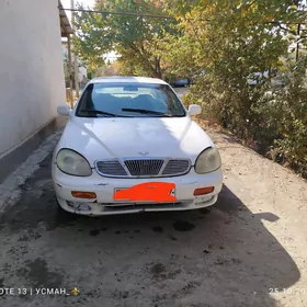 Daewoo Leganza 1998