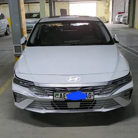 Hyundai Elantra 2025