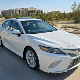 Toyota Camry 2018