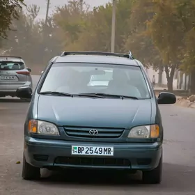 Toyota Sienna 2001