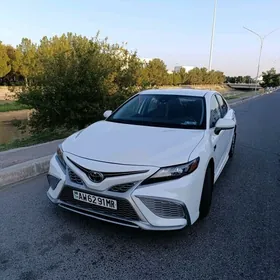 Toyota Camry 2021