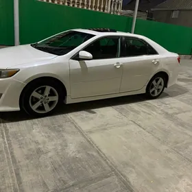 Toyota Camry 2013