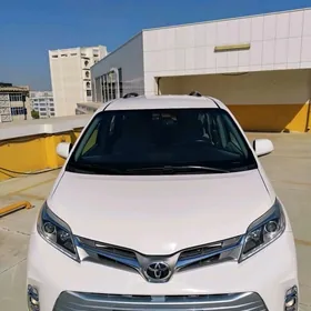 Toyota Sienna 2017
