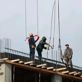 Stroýkada iş bar. işgär gerek