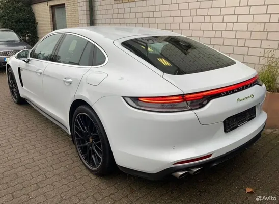 Китайский фитнес-центр подарит Porsche Panamera тому, кто сбросит 50 кг за 3 месяца