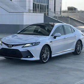 Toyota Camry 2020