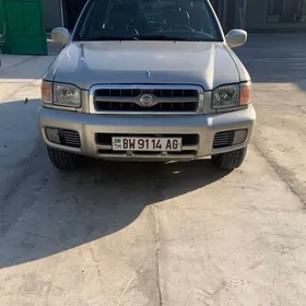 Nissan Pathfinder 1999