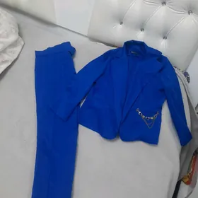 синий костюм