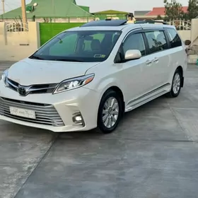 Toyota Sienna 2018
