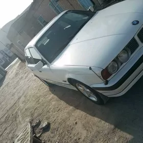 BMW 525 1990