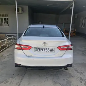 Toyota Camry 2018