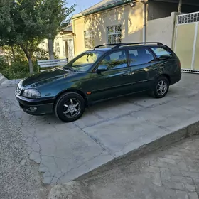 Toyota Avensis 1999