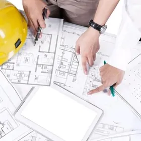 Elektrik çyzga düşünýän ussa