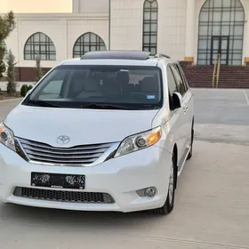 Toyota Sienna 2016