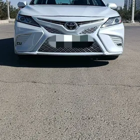 Toyota Camry 2019