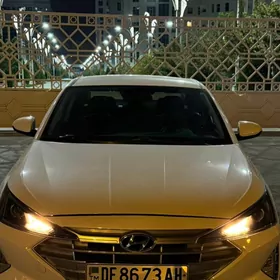 Hyundai Elantra 2020