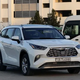 Toyota Highlander 2022