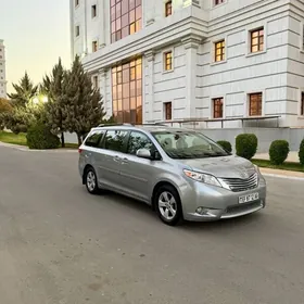 Toyota Sienna 2016