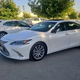 Lexus ES 2020