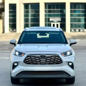 Toyota Highlander 2021