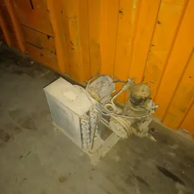 Компрессор витрина холодилник