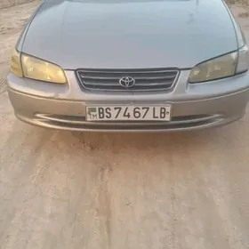 Toyota Camry 2000