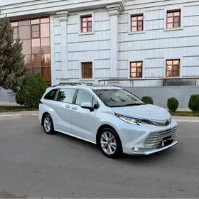 Toyota Sienna 2023