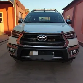 Toyota Hilux 2021